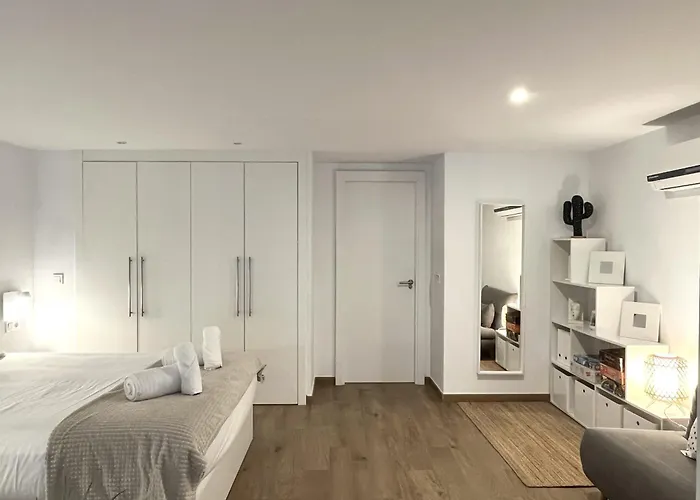 Duplex Moderno Con Piscina Y Parking - Roig Arena Apartman Valencia